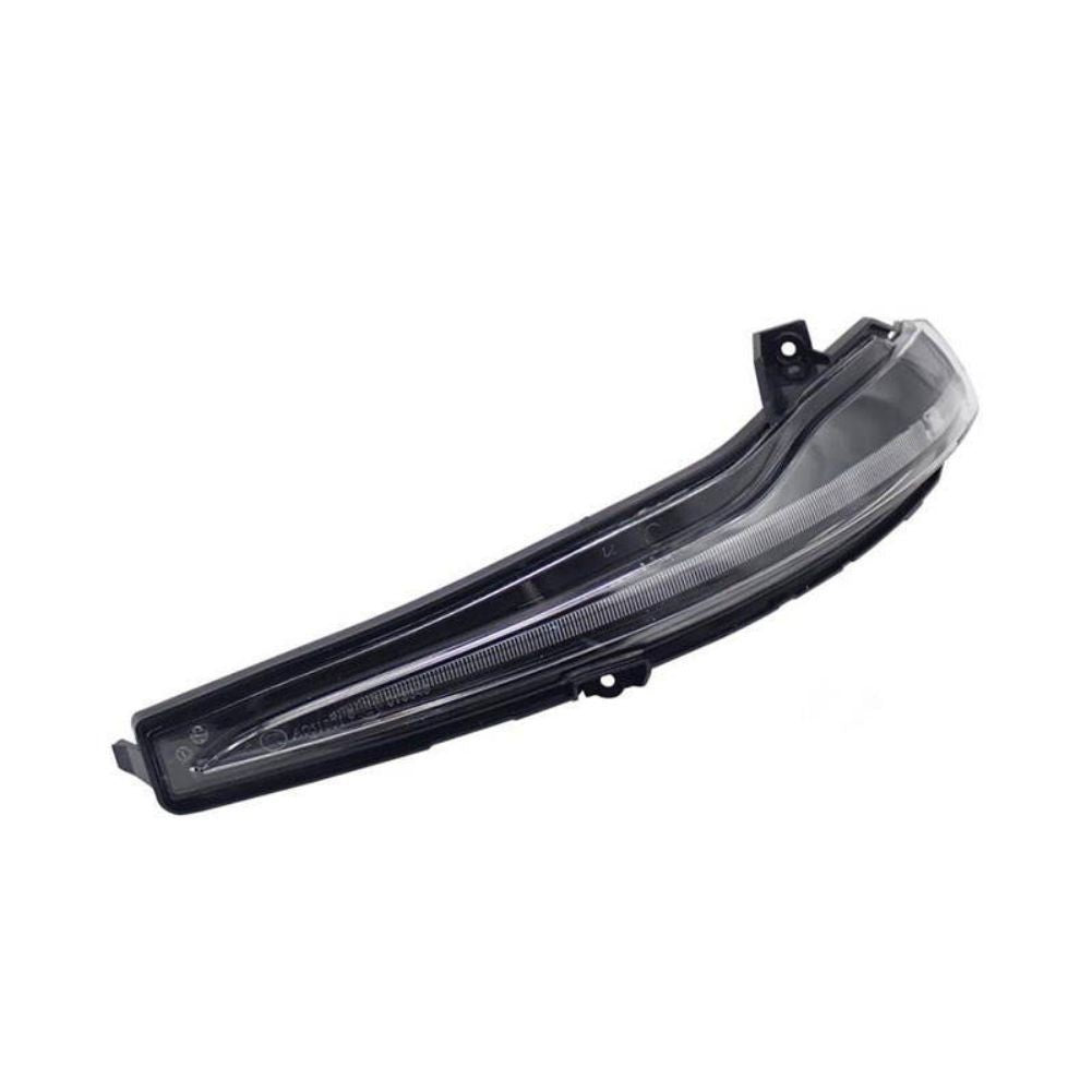 The right exterior mirror turn signal is applicable to for Mercedes vehicles from 2015 to 2022.