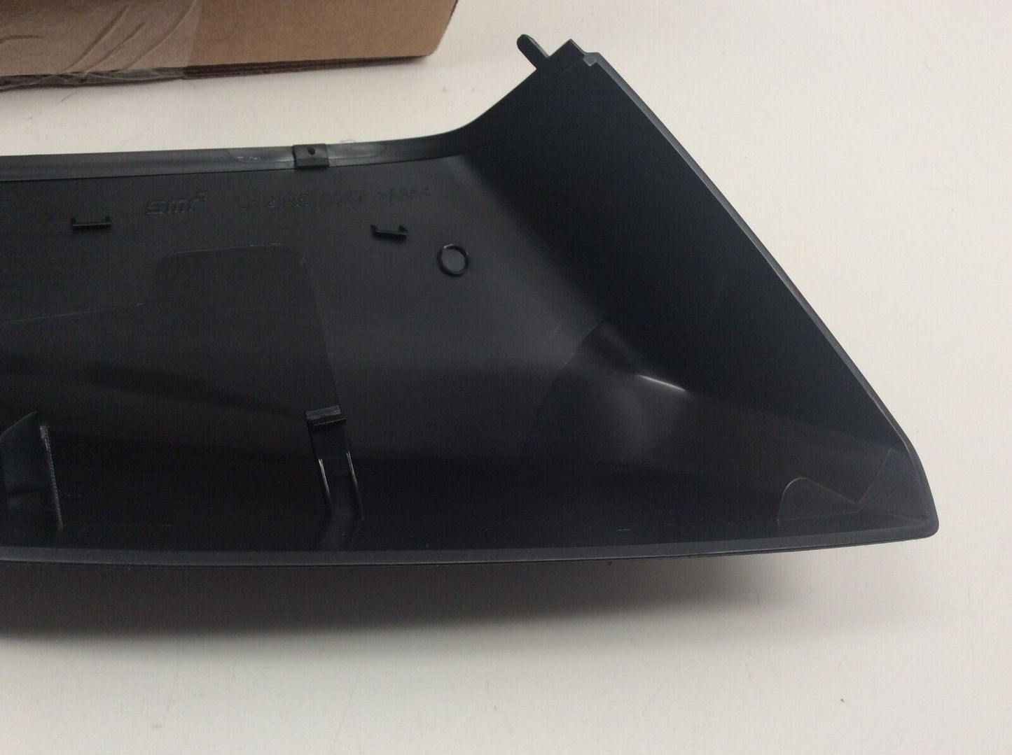 Black driver's side mirror cover for 2016-2019 for Chevrolet Malibu AT