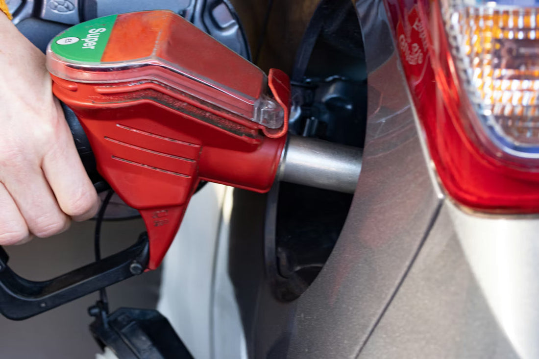Fuel Level Sensor: A Circuit High Input – How It Works, Benefits, Cost, Price, Installation, Symptoms, Comparison, Pros and Cons, Best Brands, Maintenance, and Vehicle Model Examples
