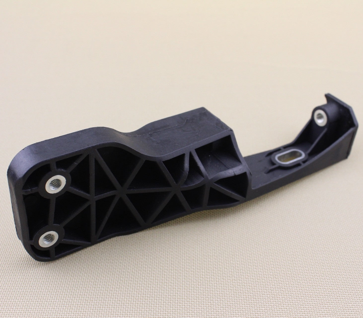 new 2046200685, left-side headlight bracket for Mercedes W204, GLK250, and GLK350.