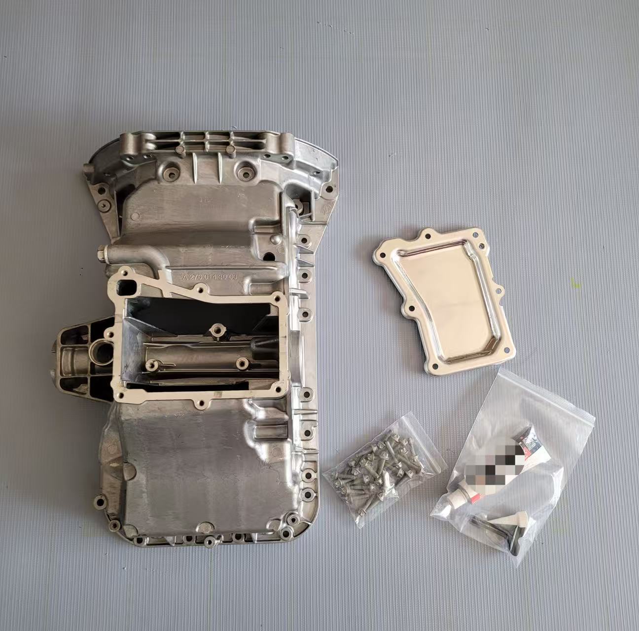 The upper engine oil pan is suitable for Mercedes-Benz C-Class Coupe C205 276-010-84-14