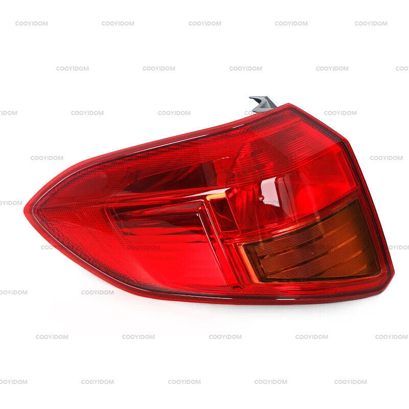 The halogen taillight and rear brake light on the outside right are suitable for SUZUKI Vitara 2016-2018.
