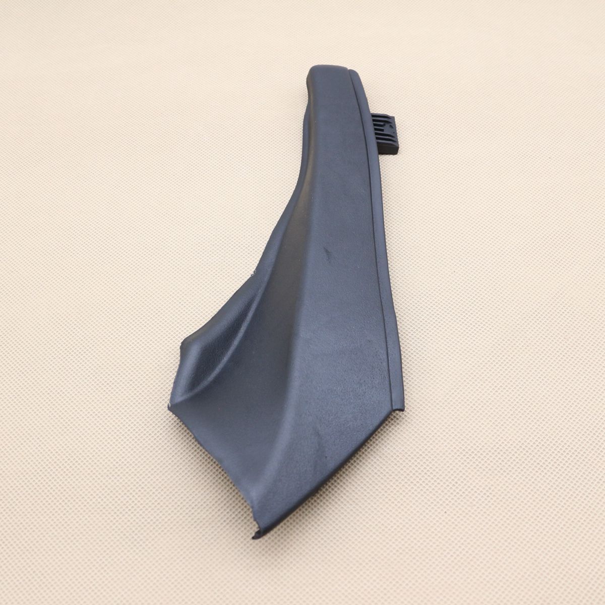 Left front cloak extension trim cover 53867-42020 Suitable for Toyota Rav4 2013-2018
