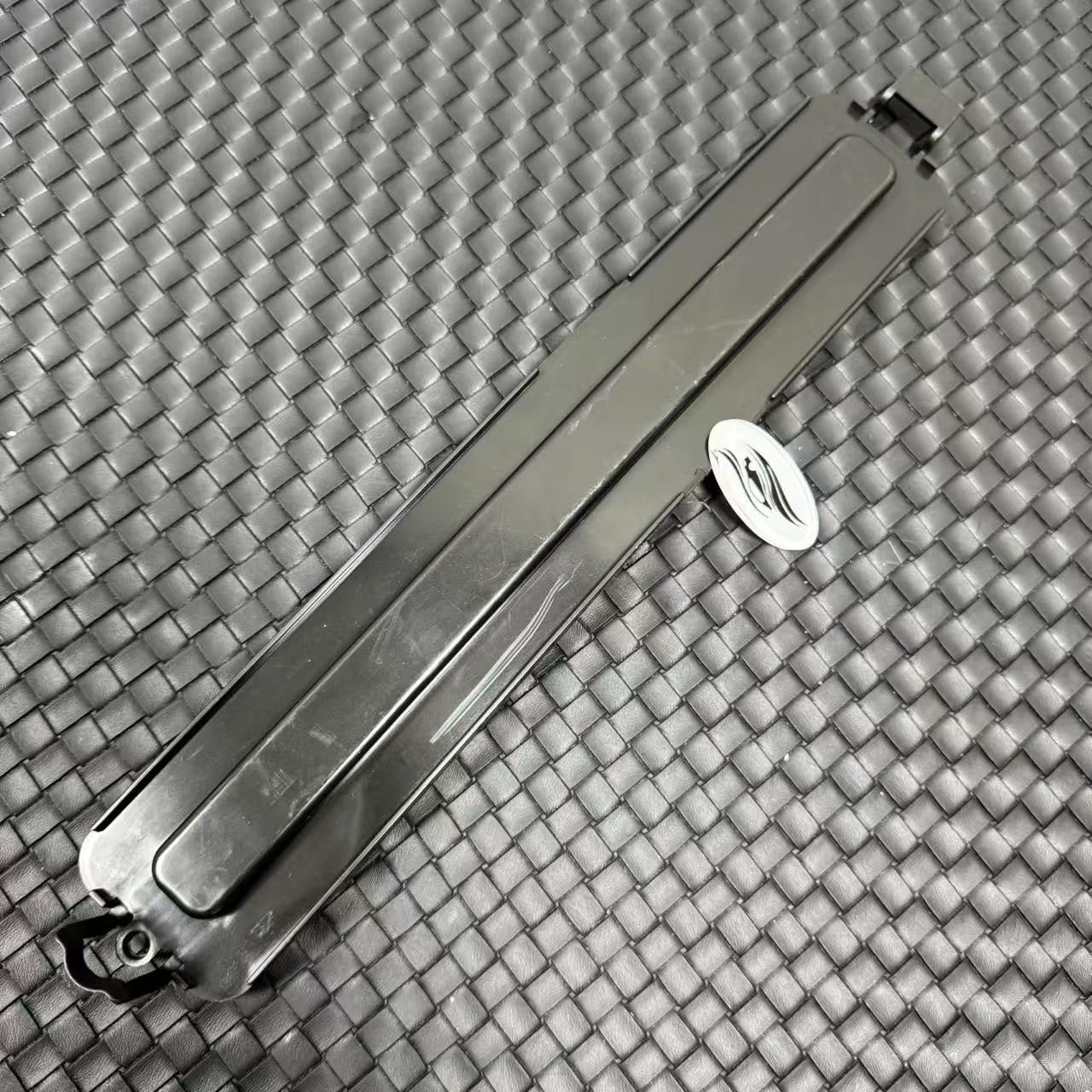 7P1820955 Cabin Air Filter Cover for Volkswagen Touareg 2011-2017