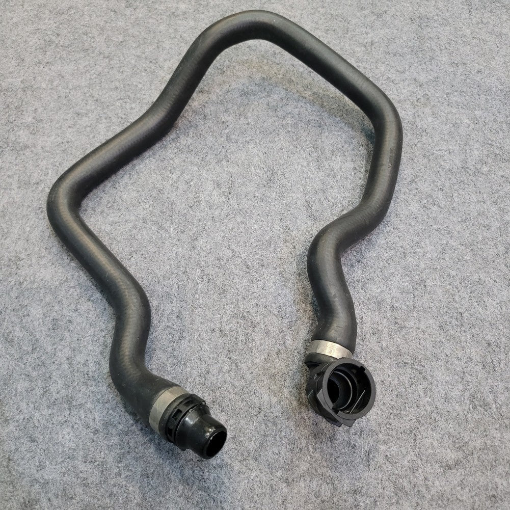 The radiator intake coolant hose is suitable for BMW 740I G12 16-19