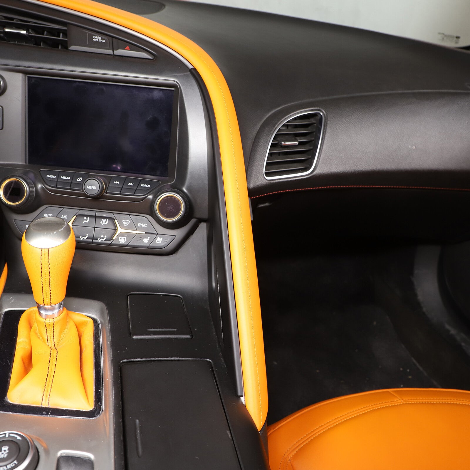 Carbon fiber dashboard passenger-side center control trim for Ford Maverick 2022/2023