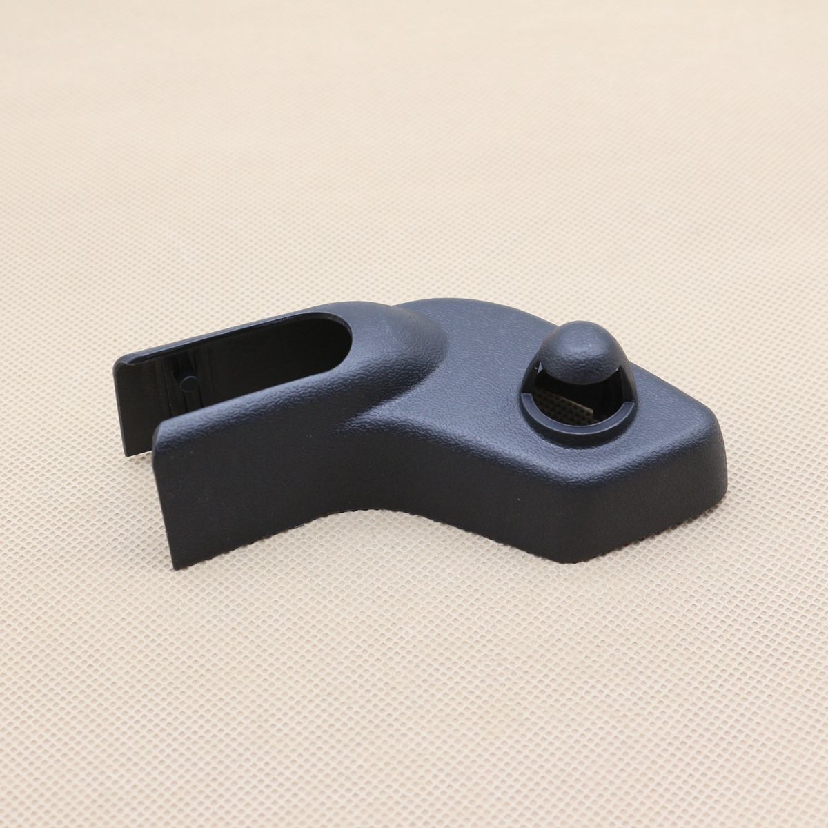 1 rear windshield wiper arm nut cap 30753642, suitable for Volvo V70 XC70 2003-2007.