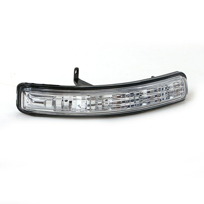 Applicable to for Ford Explorer 2011-2019 right-side mirror indicator light and turn signal light