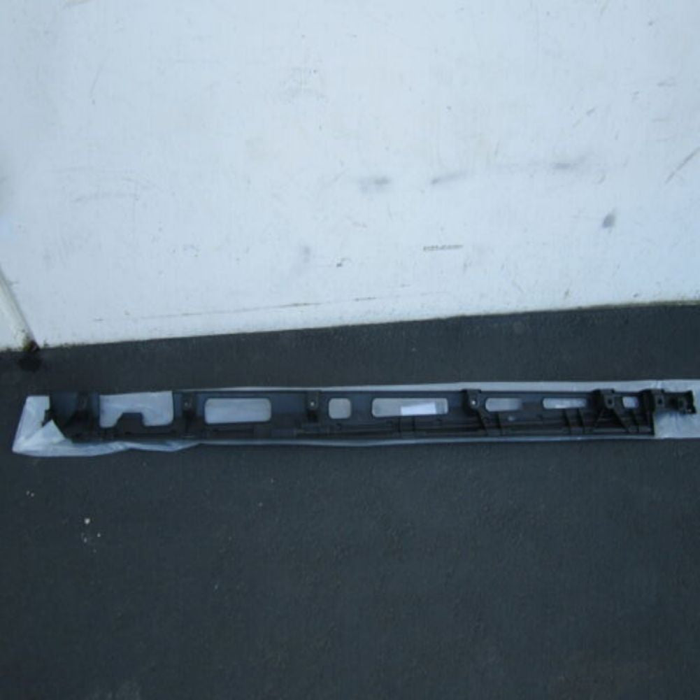 1666980227 RH Rocker Moulding Skirt Support for Mercedes GLE350 2016-18