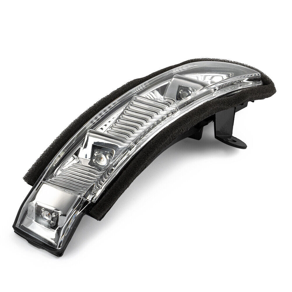 The exterior mirror indicator light for the right front light applies to the for Mercedes-Benz CLS for ES -Class.