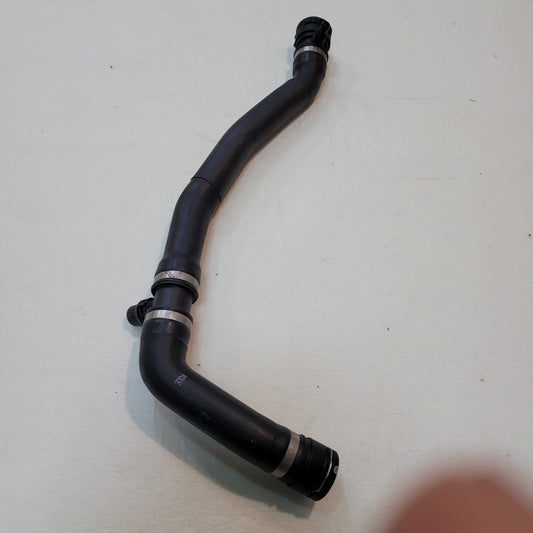 Upper radiator coolant hose suitable for BMW F36, F32, 430i, 330i 17-20