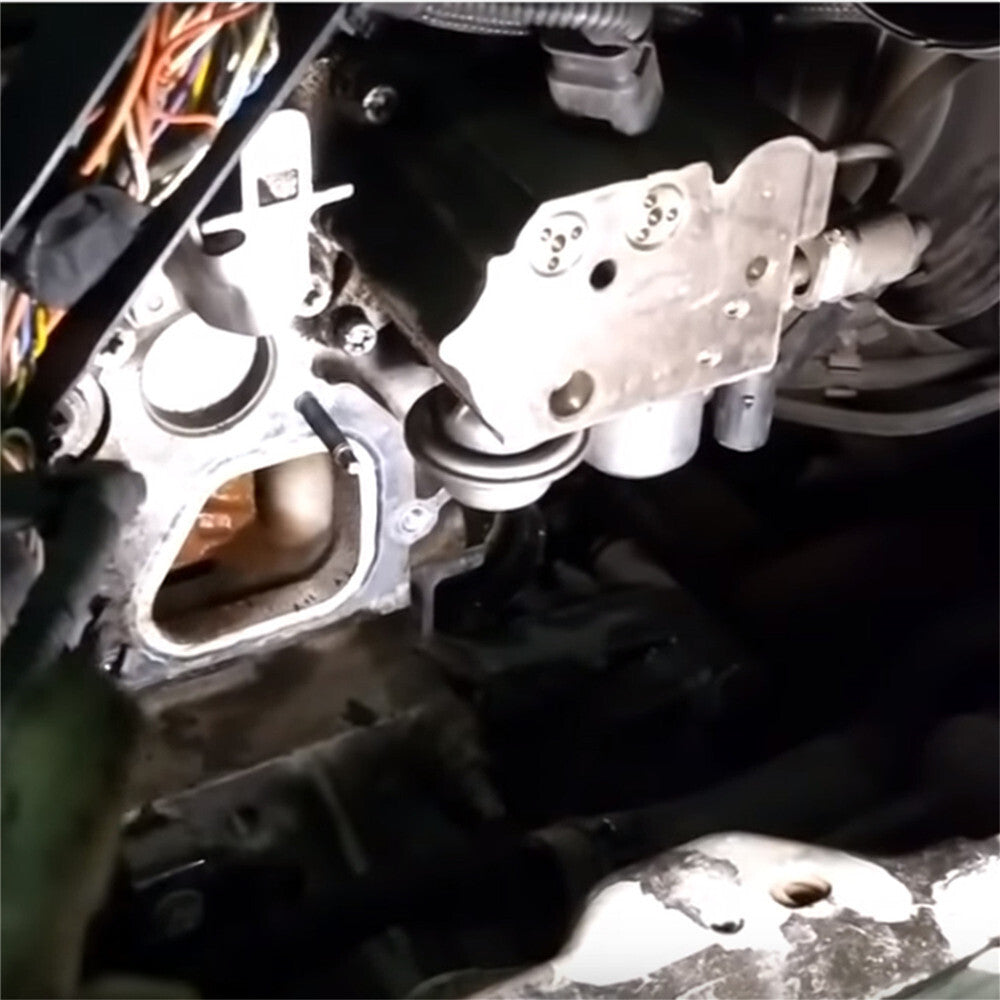 Engine Coolant Thermostat and Housing Assembly 11537534521 Fits for Mini Cooper