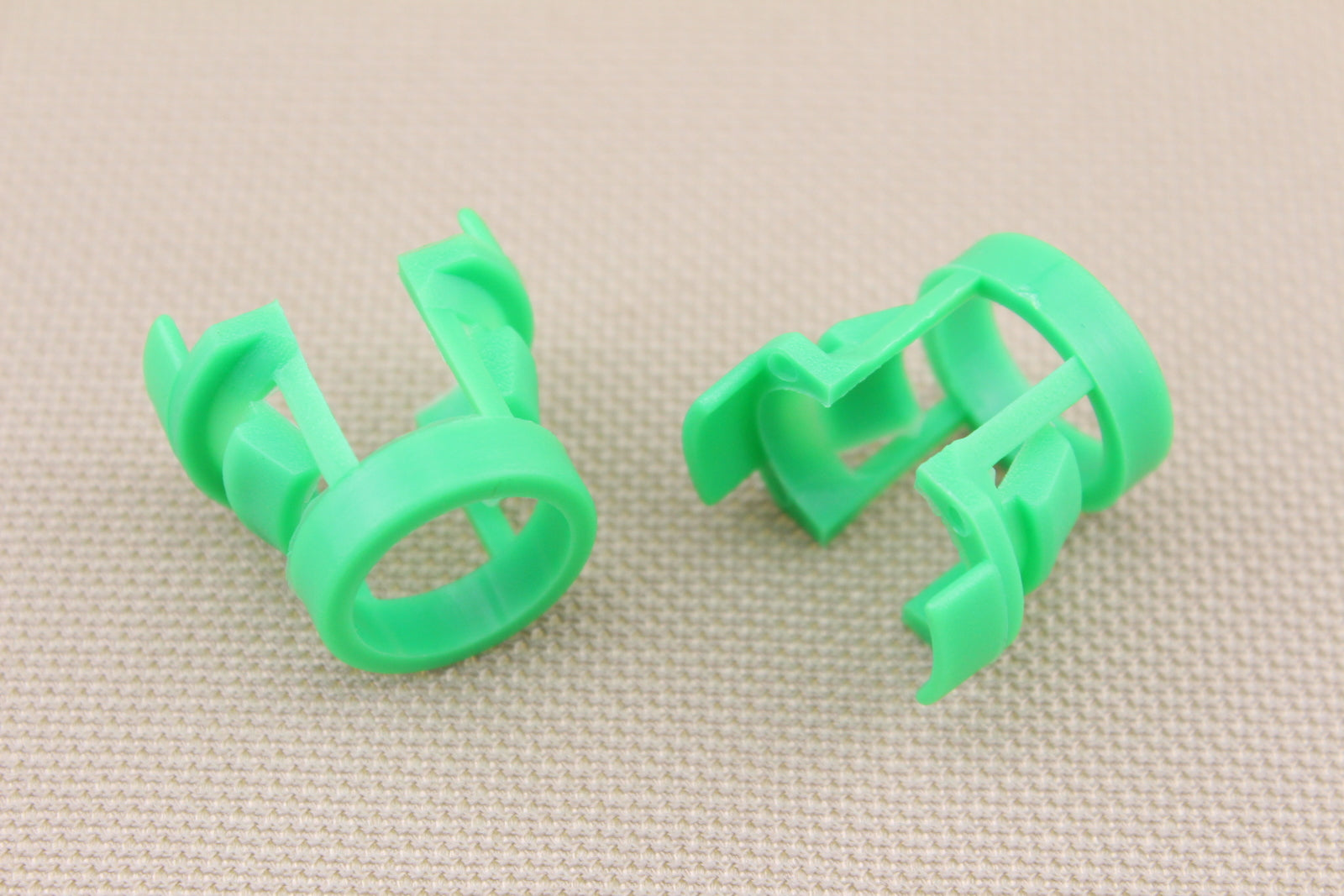 2 Auto Trans Oil Cooler Hose Clip 9485149 for VOLVO C70 S60 S80 V70 XC70