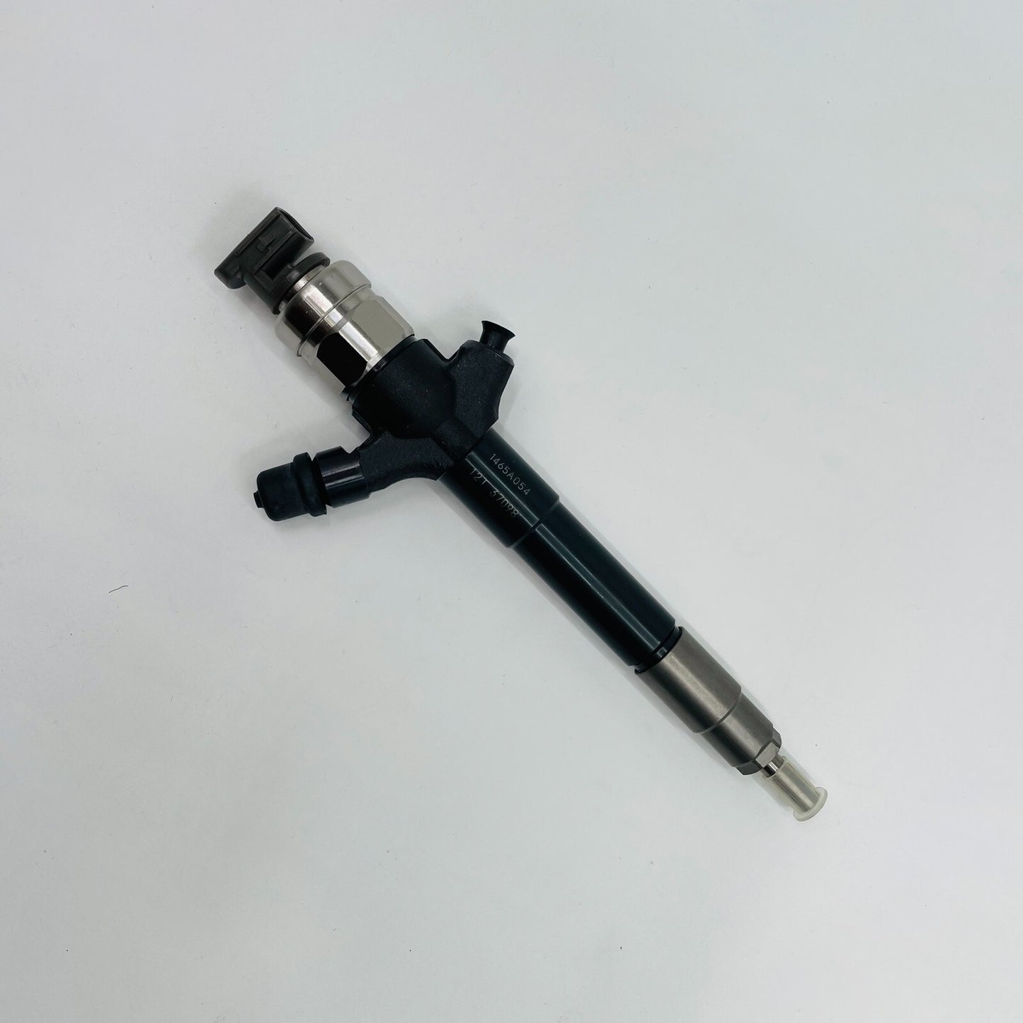 095000-5600 Fuel Injector 1465A041 for Mitsubishi 4D56 Engine Pajero