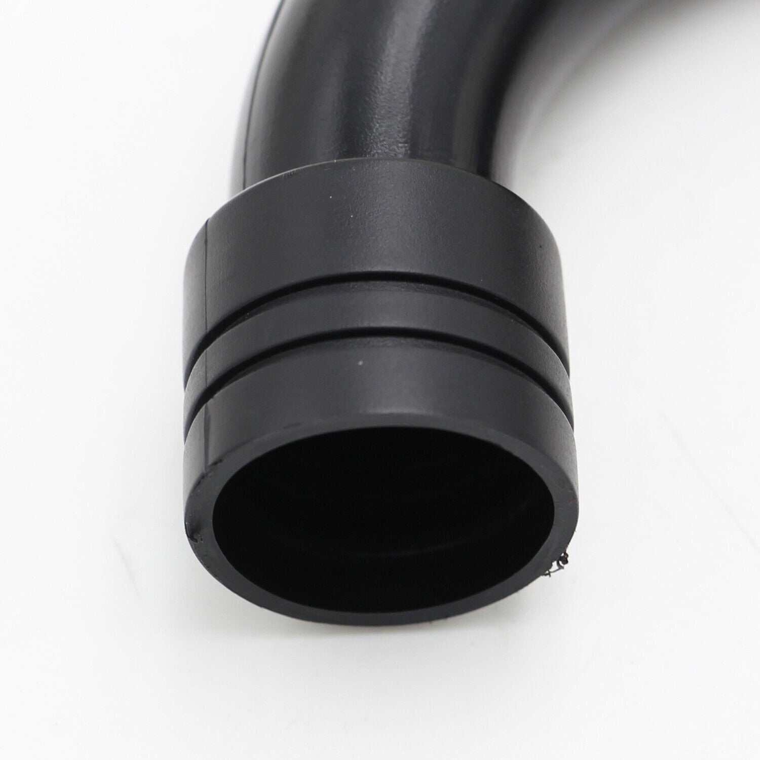 Intake hose replacement part 2710901929 is suitable for Mercedes-Benz W172 W204 W212 M271 engines.