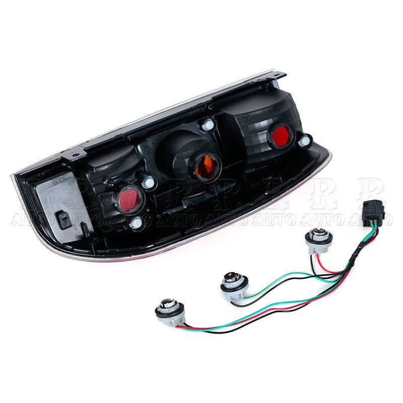 The right rear stop brake taillight is applicable to the for Mazda BT50 BT-50 2007-2011.