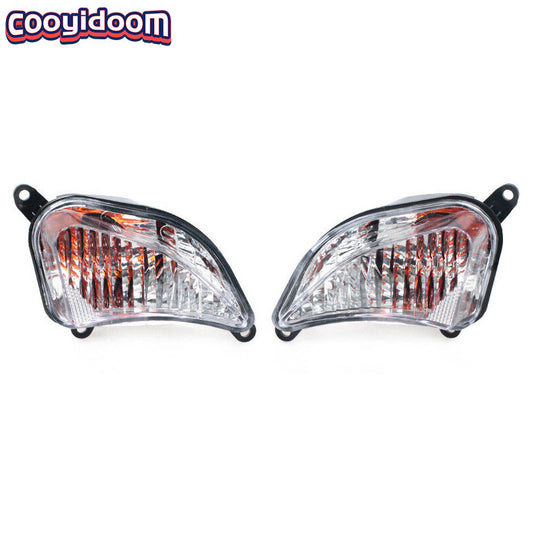 A pair of plastic lenses for the front bumper turn signals of 2013-2014 for Toyota for Avalon .