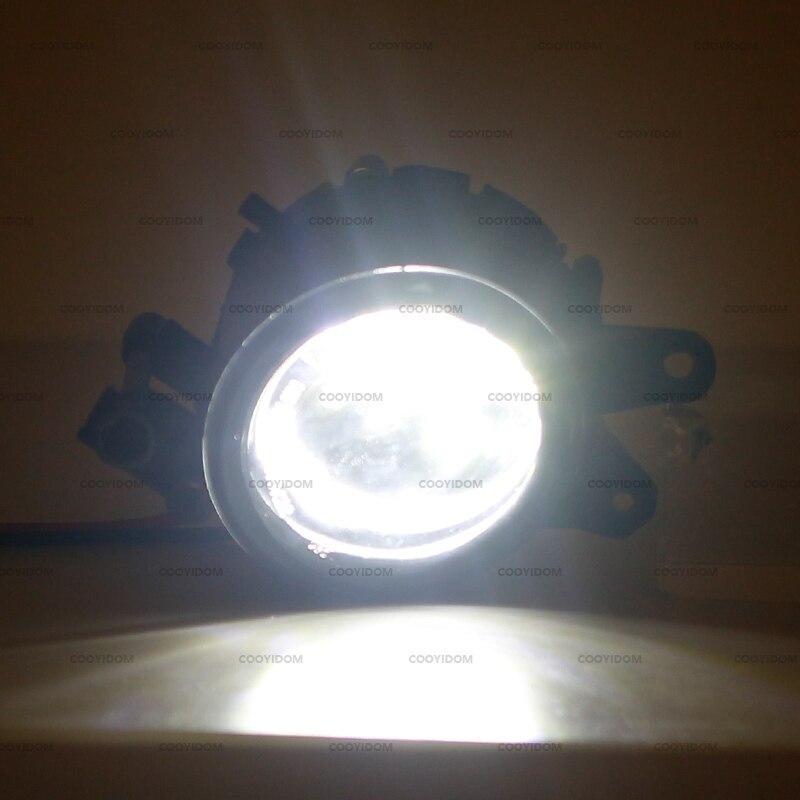 The left front bumper LED fog light is suitable for Audi A4, B6, and X-CAR models from 2001 to 2005.