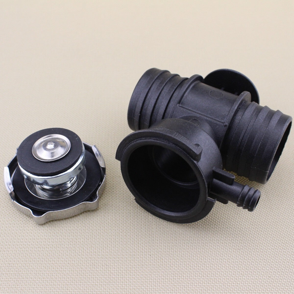 52029195AK Suitable for Dodge Dakota/Durango 2000 - 2004 4.7 L Upper Radiator Hose with Cap - new