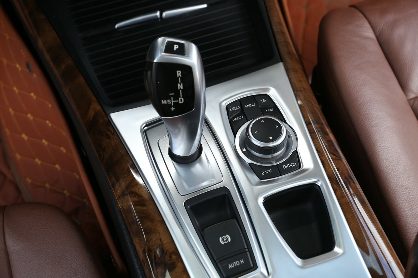 Carbon fiber center console handle and dashboard cover suitable for Mercedes-Benz C-Class W204 10-13